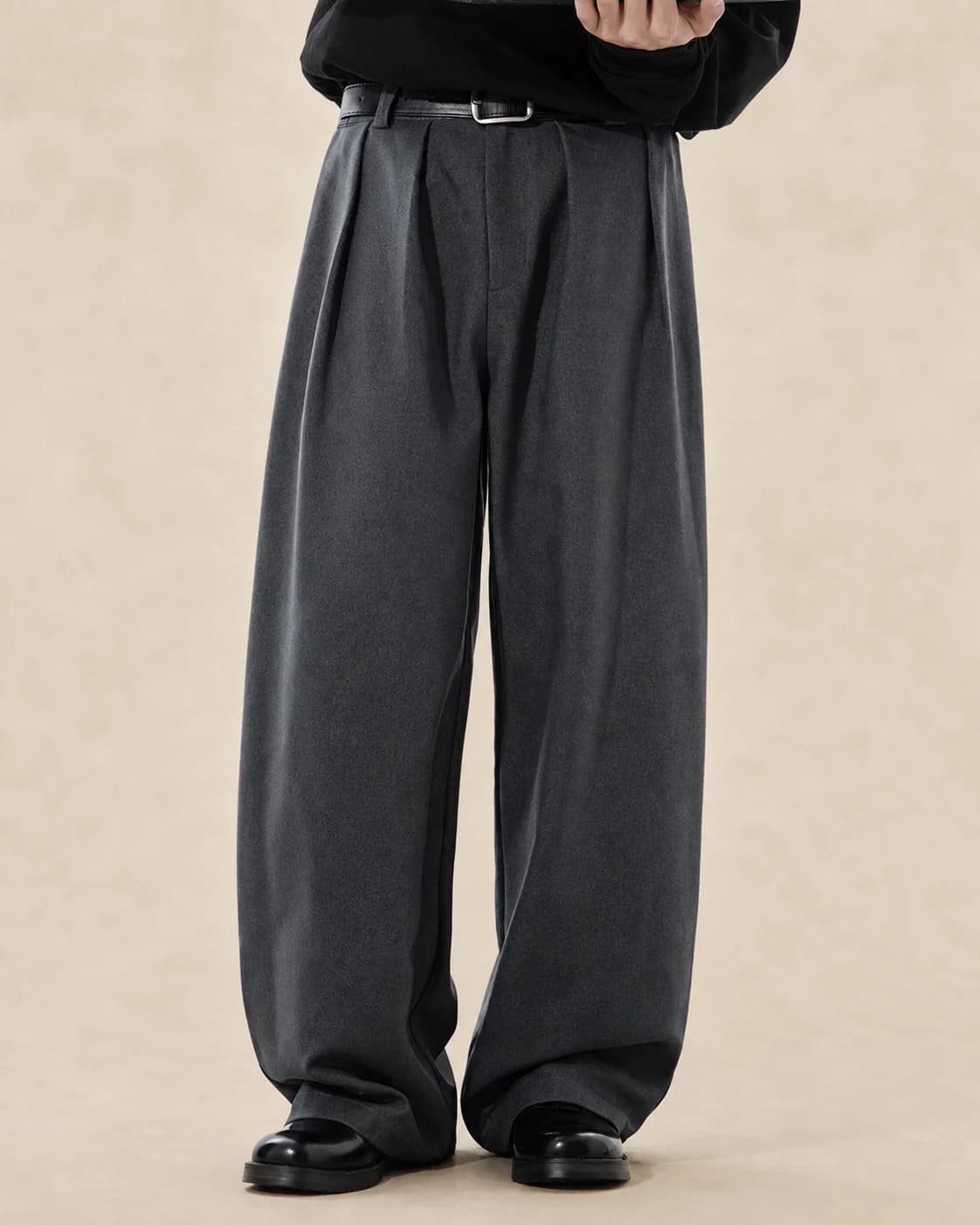 Pantalon homme plissé à jambe large