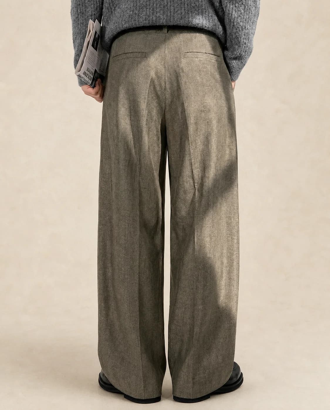Pantalon homme à pinces et jambe large
