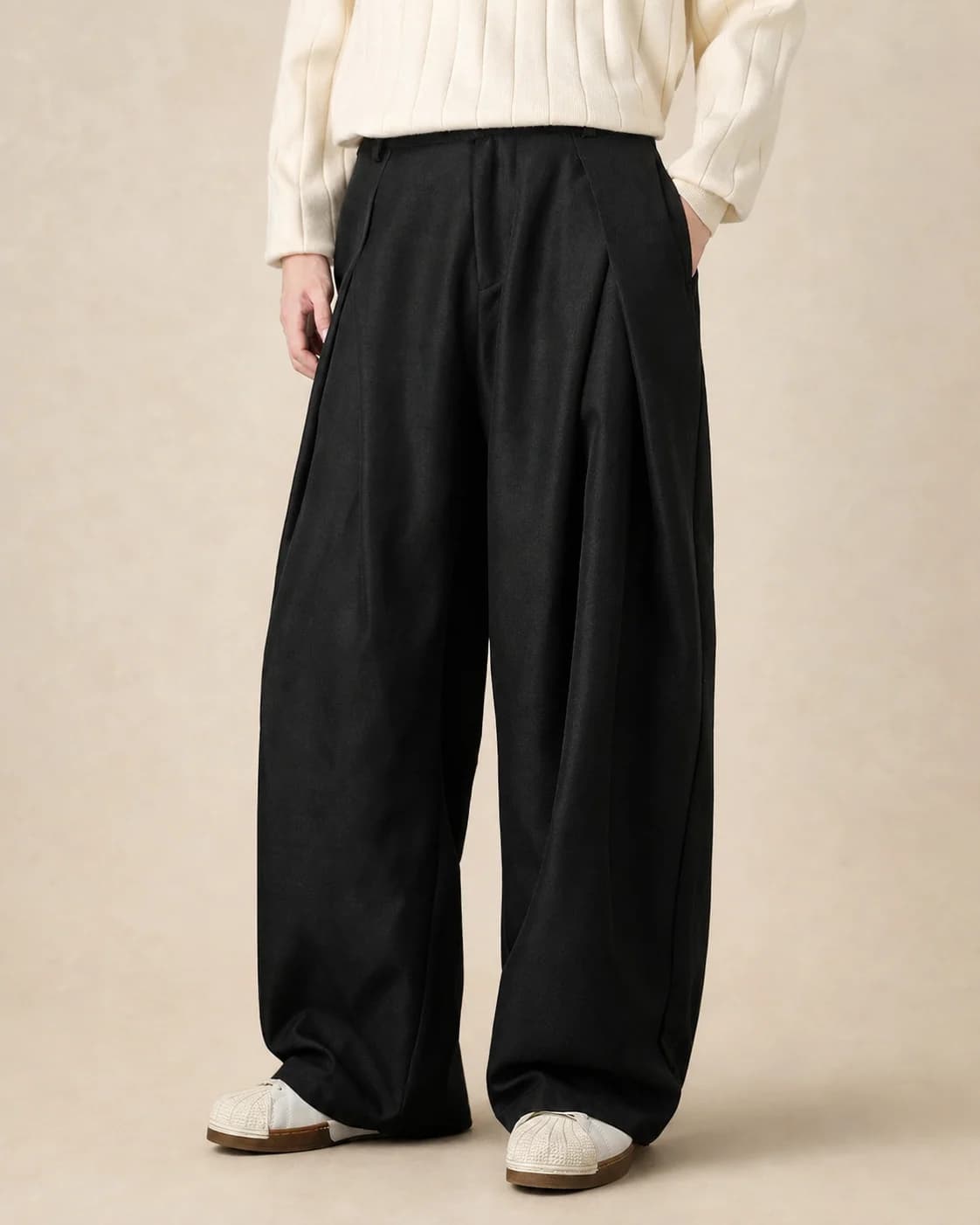 Pantalon homme à pinces et jambe large