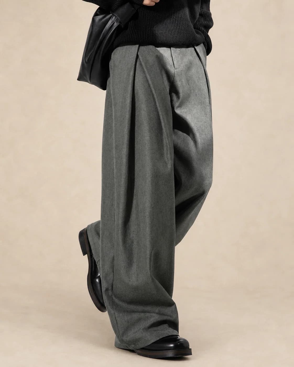 Pantalon homme à pinces et jambe large